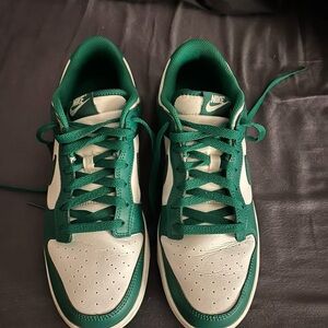 Men’s Nike dunks